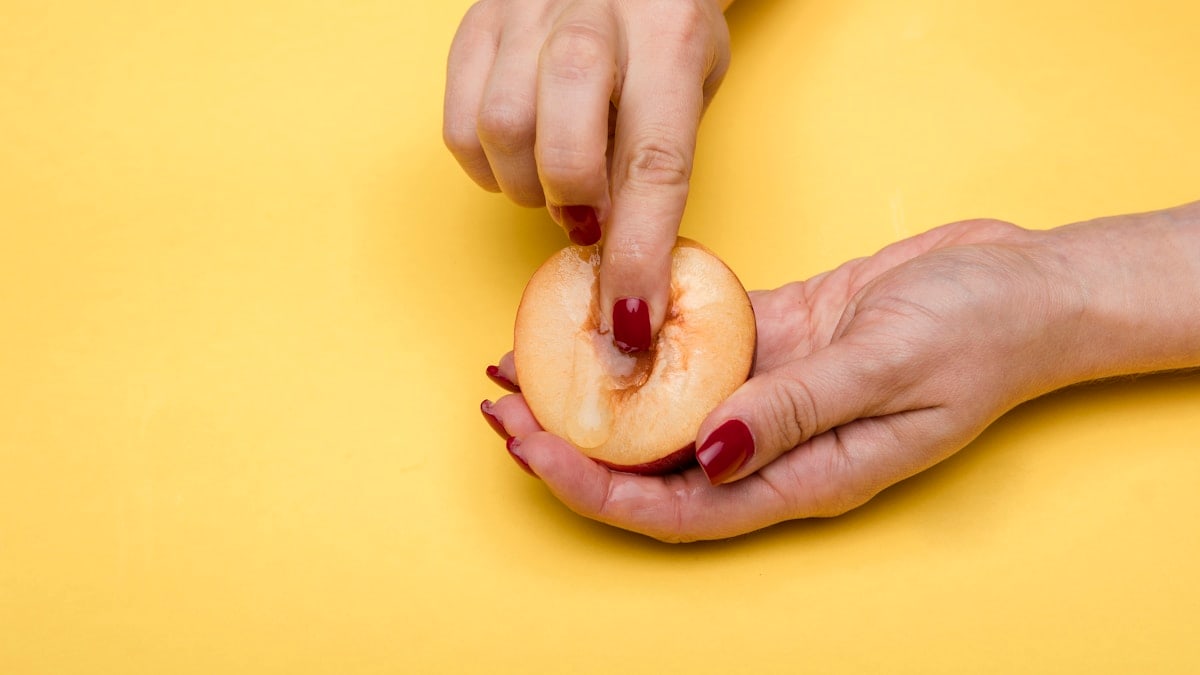 masturbating peach